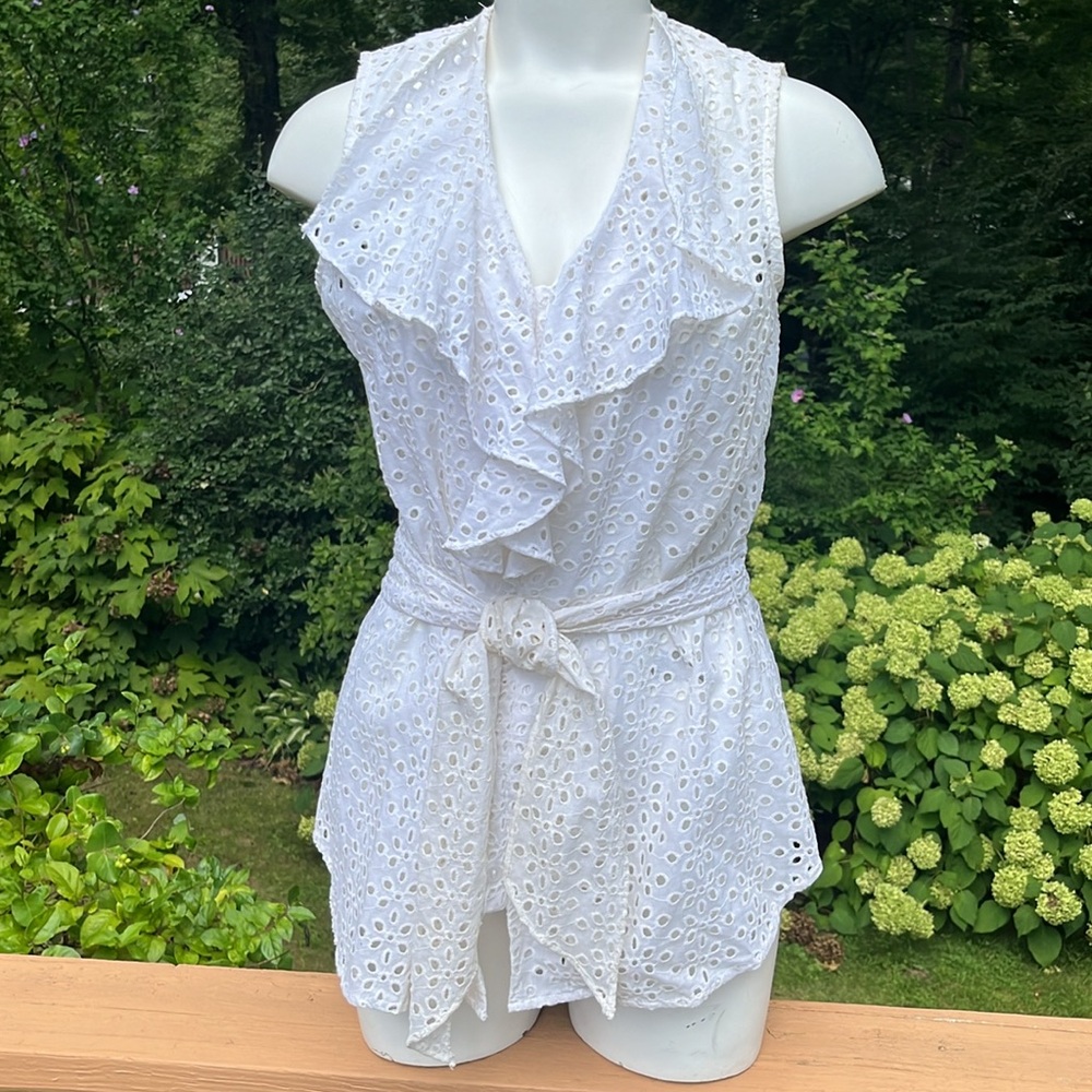 NWT Jones New York eyelet blouse M